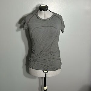 Lululemon 10 run Swiftly Tech Short-Sleeve Shirt striped